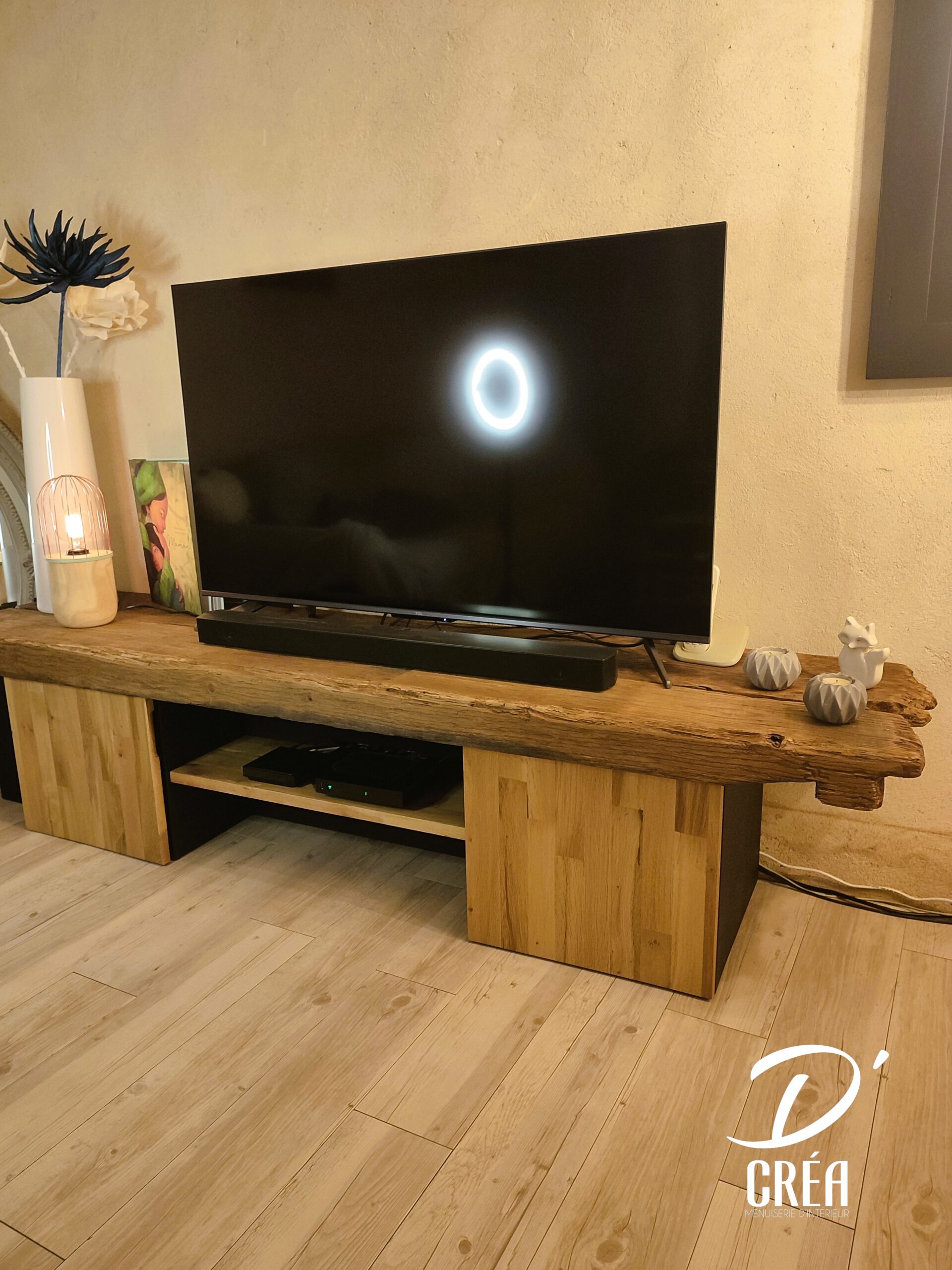 Meuble TV réalisé à partir d'éléments de gros œuvre, D'Créa