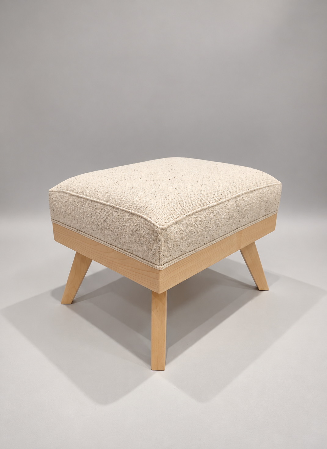 Pouf en hêtre réalisé avec l'Atelier de Julie, D'Créa