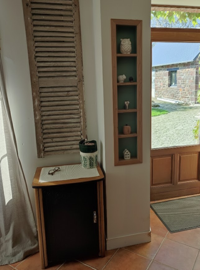 Niche technique encastrée sur mesure, réalisée par D'Créa dans la Manche
